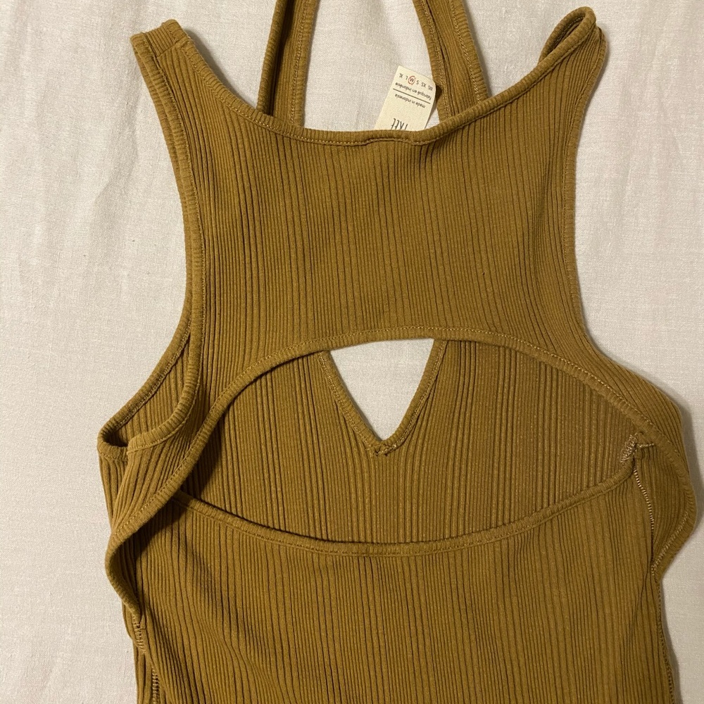 Mustard top - Picture 4 of 5